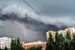 Штормовое предупреждение: в выходные в Харькове ожидаются град и шквалы