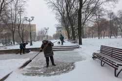 Харків замітає снігом – на дорогах ожеледиця (ФОТО)