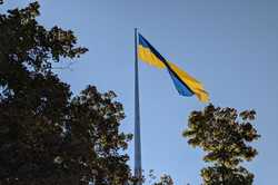 У Харкові вітер розірвав прапор України
