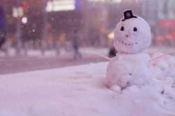Снегопад в Харькове: жителей просят не выезжать на дорогу