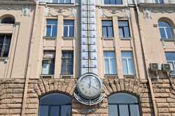 В Харькове сломался самый большой термометр в городе