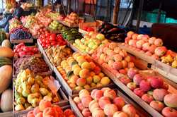 Що робиться з овочами та фруктами у Харкові: в міськраді провели перевірки