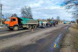 В Харьковской области начали ремонтировать дороги