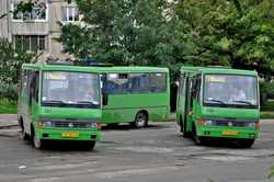 В Харькове автобусным перевозчикам нечем платить зарплаты - все из-за 