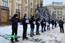 Протести не припиняються: в Харкові стоїть пікет проти тарифів