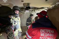 В Харьковской области из-под завалов спасли женщину: детали (ФОТО, ВИДЕО)
