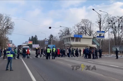 Під Харковом жителі знову перекрили дорогу: Підвищення тарифів на газ (ВІДЕО)