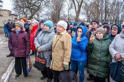 На Харківщині люди вийшли мітингувати проти закриття лікарні