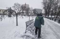 Харків завалило снігом: чи проводять прибирання