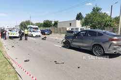 У Харкові поліцейська машина розбилася об новенький BMW - що трапилося (відео моменту аварії)