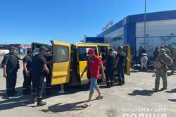 На Харківщині під обстріл потрапили евакуаційні автобуси з людьми: наслідки (ФОТО)