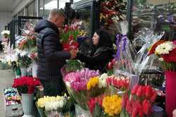Как харьковчане готовятся к 8 марта: цветы и весеннее настроение (Фото)