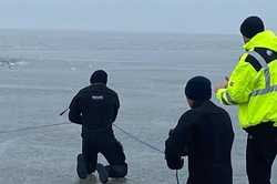 Тонкий лед: в Харьковской области не смогли спасти рыбака из ледяной воды