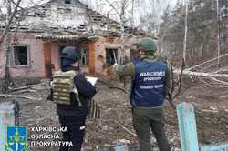 Российская армия сбросила авиабомбу на село в Харьковской области (ФОТО)