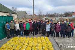 В Харьковской области проходит выдача гуманитарной помощи: что получают жители