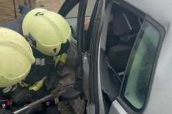 В Харькове произошло тройное ДТП: мужчину деблокировали спасатели