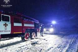 На Харьковщине автомобиль скорой попал в снежный занос