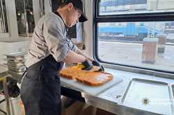 В Харькове встретили Food Train, прибывший по случаю Дня благодарения (ОБНОВЛЕНО)