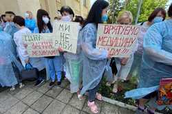 В Харьковской области медики собираются выйти на протесты - чего требуют