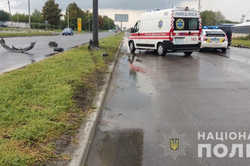 У Харкові автомобіль занесло на мокрій дорозі: Водій загинув, а автомобіль знищено (ФОТО)