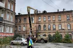 У Харкові відновлюють постраждале від обстрілів житло (ФОТО)