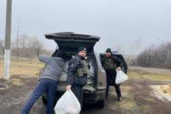 Жителям одного из населенных пунктов Харьковщины передали гуманитарную помощь (ФОТО)