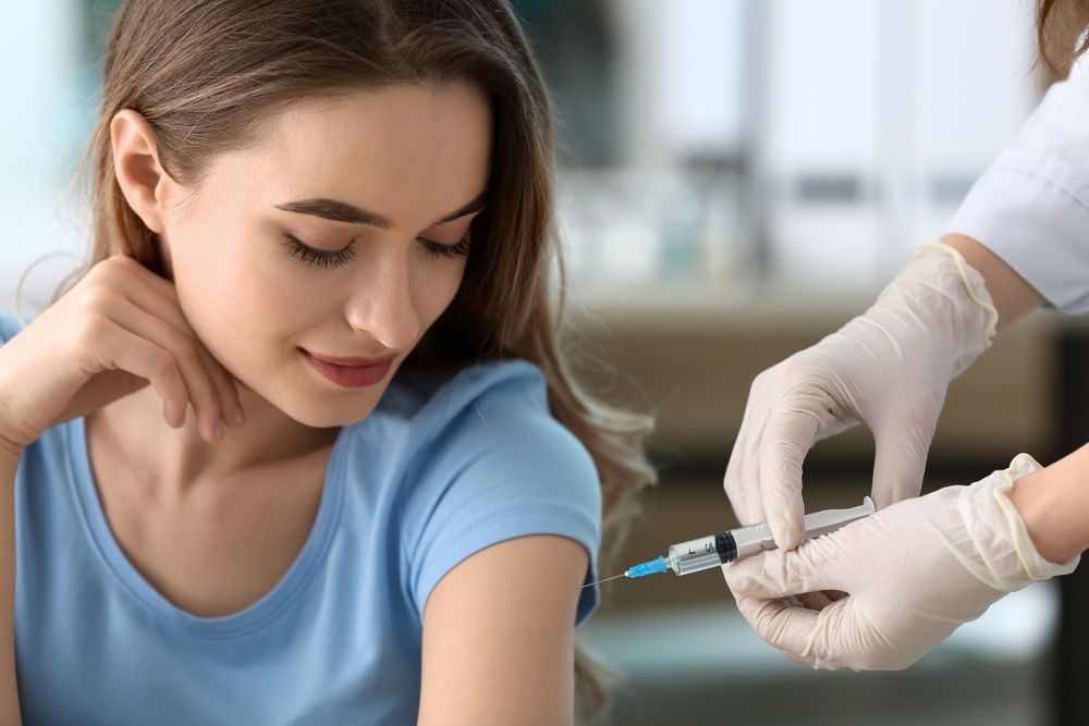 Вакцина в Харькове - женщины получают прививку чаще, чем мужчины |  Комментарии.Харьков